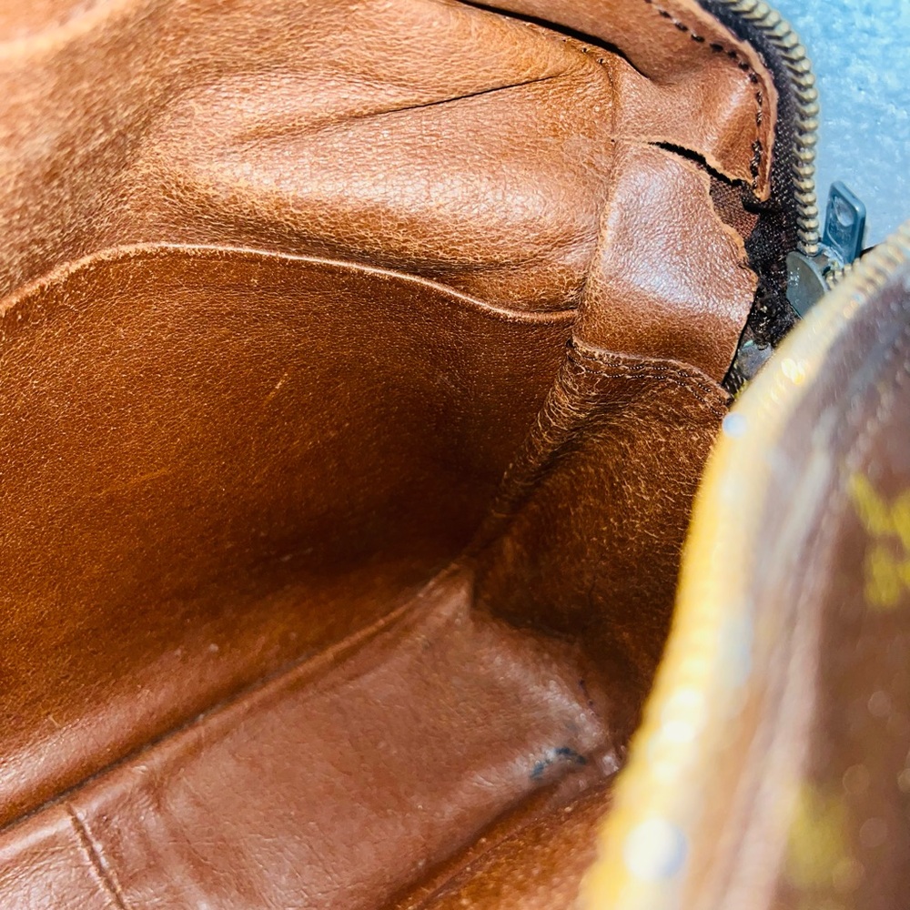 Louis Vuitton Nile Vintage Shoulder Bag - Picture 11 of 16